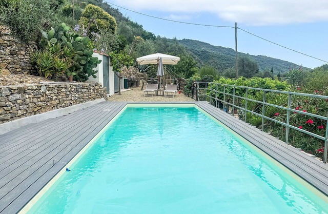 Cosy apartment for 5 guests with pool, WIFI, TV, patio and pets allowed