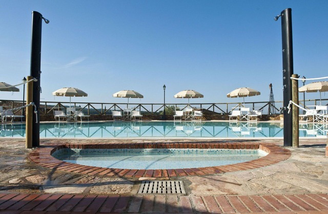 Cosy apartment for 5 people with A/C, pool, TV, terrace and parking