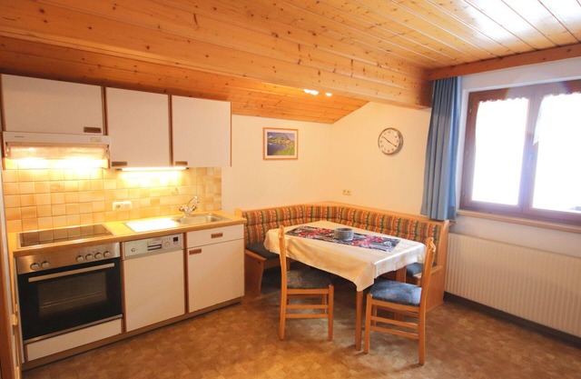 Cosy apartment for 6 people with WIFI, TV, patio and pets allowed