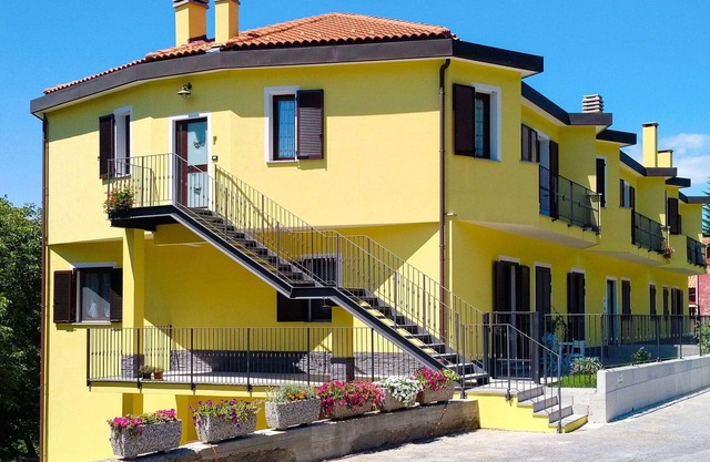 Cosy apartment for 6 guests with WIFI, TV, patio, pets allowed and panoramic view