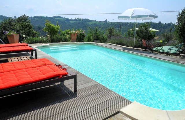 Cosy apartment for 6 people with pool, TV and terrace