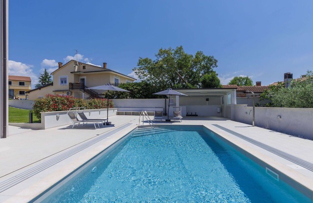 Cosy apartment for 6 people with pool, A/C, WIFI, TV and terrace