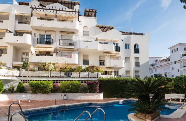 Cosy apartment for 7 people with A/C, pool, WIFI, TV, terrace and parking