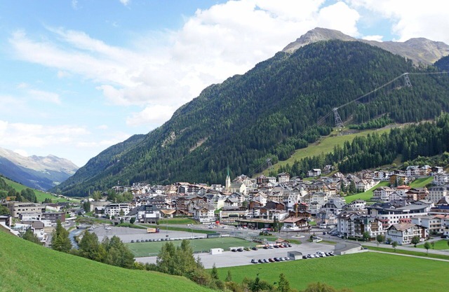 Cosy apartment for 7 guests with WIFI, TV, terrace and parking