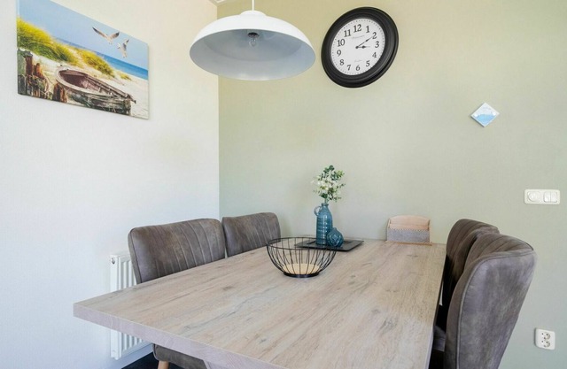 Cosy apartment in villa for 4 guests with pool, WIFI, TV, terrace and parking