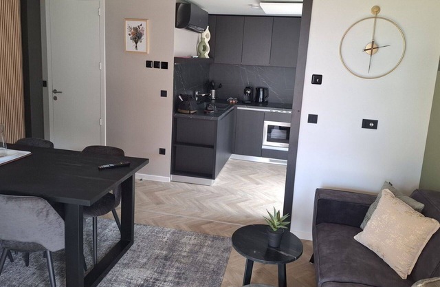 Cosy apartment in villa for 4 guests with WIFI, TV and terrace