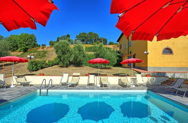 Cosy apartment in villa for 2 guests with pool, WIFI, A/C, TV, pets allowed and panoramic view