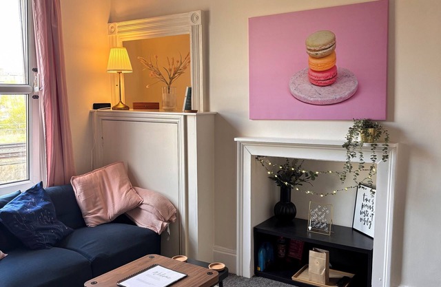 Cosy central Bath pad - 7 min walk to Station & town