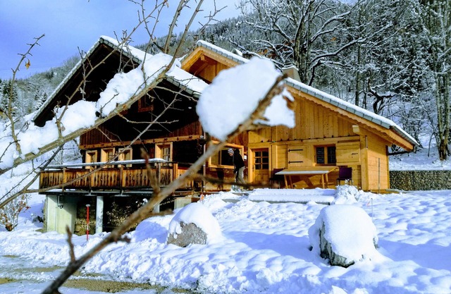 Cosy chalet, la Chapelle d'Abondance, Portes du soleil, France, sleeps 12,