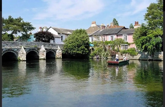Cosy Cottage by Christchurch Quay/Town/Beach