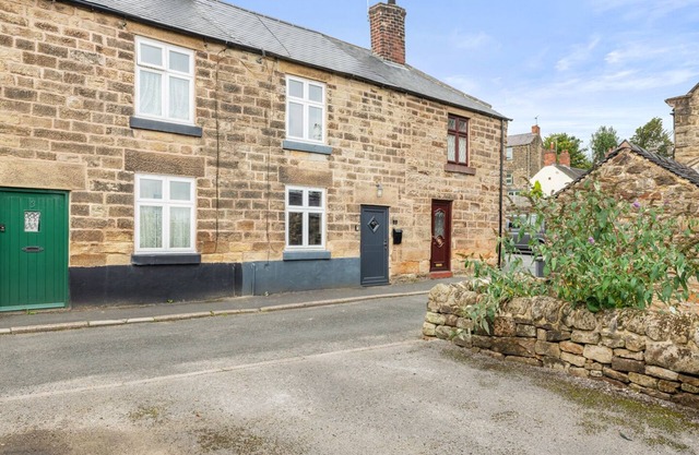 Cosy cottage in charming Crich, Log Burner, Peak District - Pet Friendly