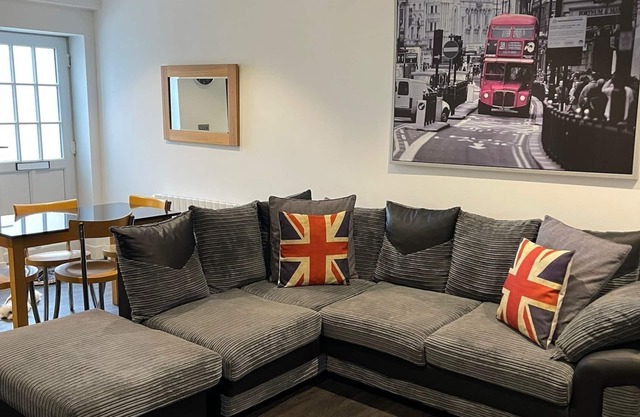 Cosy Flat in Sutton with Parking free