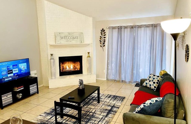 Cosy House - 3 Bed, 2 Baths in The Woodlands