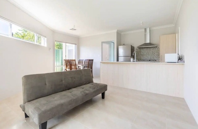 Cosy Modern Home close to Fremantle