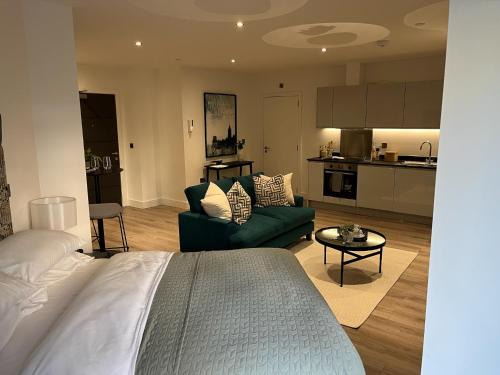 Cosy Modern Studio