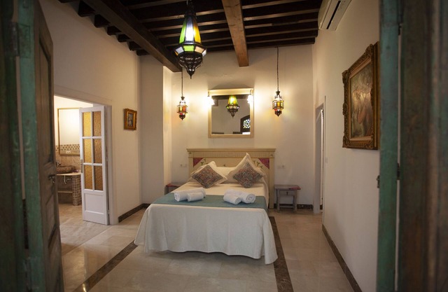 COSY ROOM WITH A UNIQUE AMBIENACE