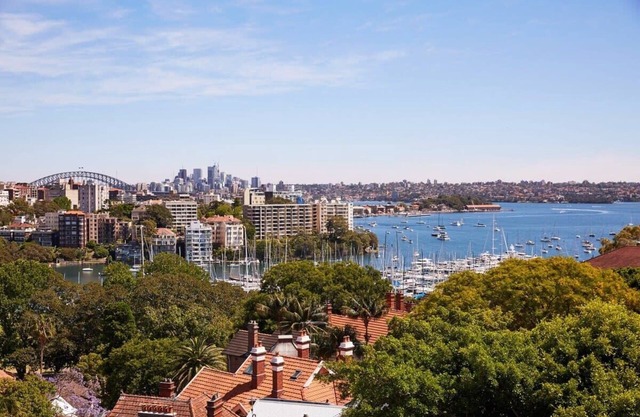 Cosy Studio with Rooftop Terrace and Bay Views