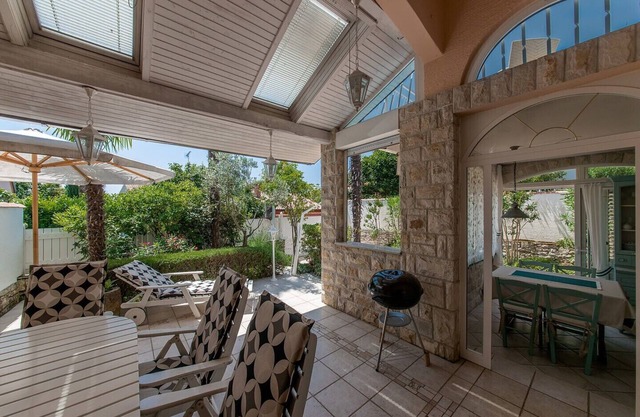 COSY SUMMER HOUSE KARIGADOR