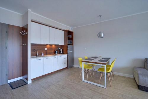 Cosy Sun Seasons 24 Apartments in Pogorzelica Close to the Beach by Noclegi Renters