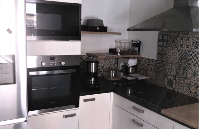 Cosy T3 close to station and town center