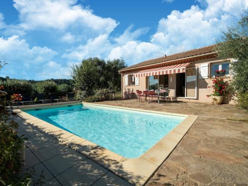 Cosy villa in Montouliers with private pool