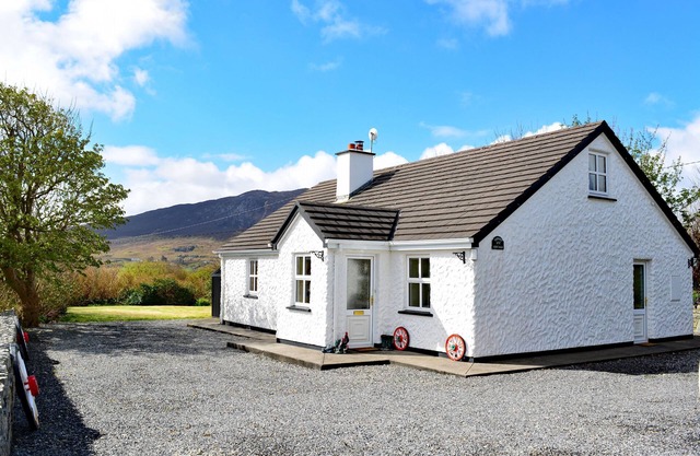 Cottage 339 - Renvyle - sleeps 9 guests in 4 bedrooms