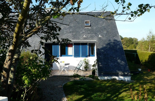 Cottage 4-5 people on enclosed garden, close to beaches