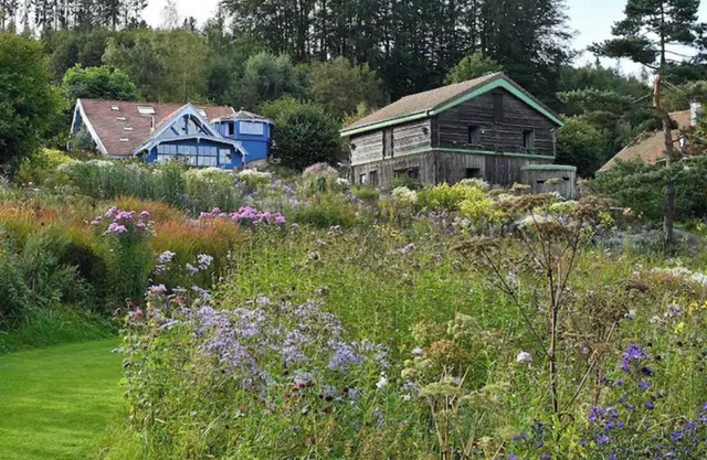 Cottage for 2 situated within the famous Jardin de Berchigranges