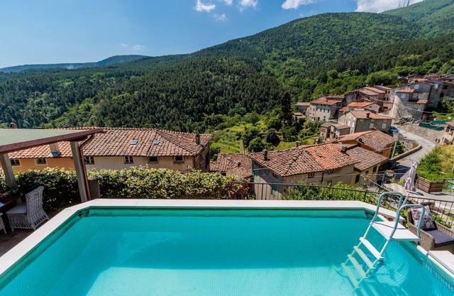 Cottage Gigi, Smart Convenient Stone Village House with Pool