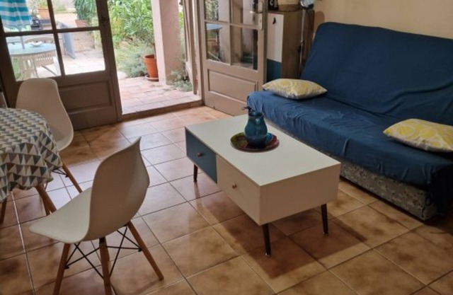 Cottage 'Gite L'Embellido' with Private Terrace, Wi-Fi and Air Conditioning
