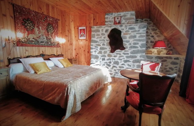 Cottage in Anglards de Salers, beds made on arrival!