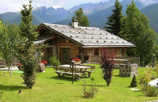 Cottage in Bellamonte with hot tub