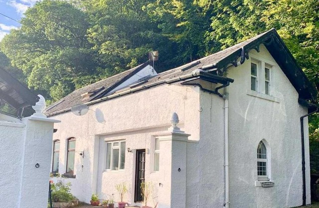 Cottage in Kilmun Argyll - 2 bedrooms sleeps 2