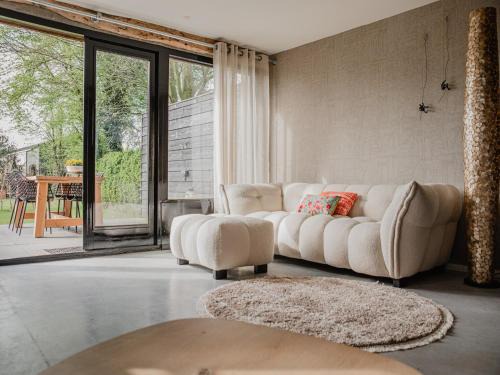Cottage in Leenderbos near Nature Reserve, cleaning included