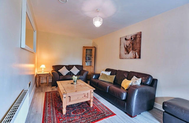 Cottage in Netley Hall with Scenic Trails
