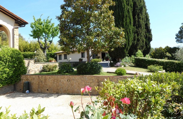 Cottage. DEPENDANCE IL BORRACCIO con vista giardino sulla campagna del Chianti.