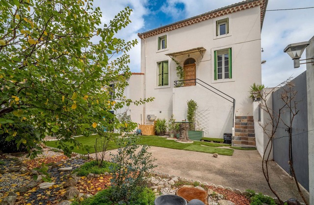 Cottage 'L'Orchidée' with Shared Garden, Wi-Fi and Air Conditioning