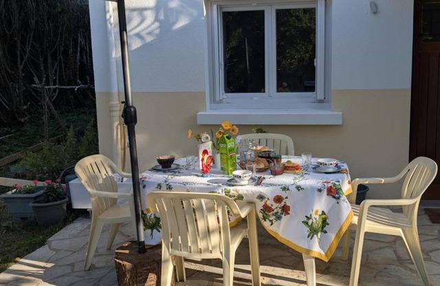 Cottage Les Tilleuls with Garden, Near Amboise