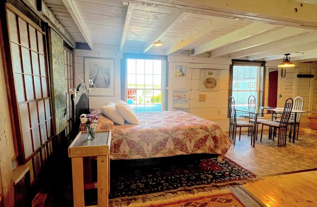 Cottage on the Hill overlooking Acadia Mountains, nearby Bay and Acadia Park