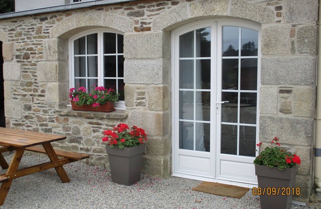 Cottage 'Penty's Ar Men 1' with Shared Terrace