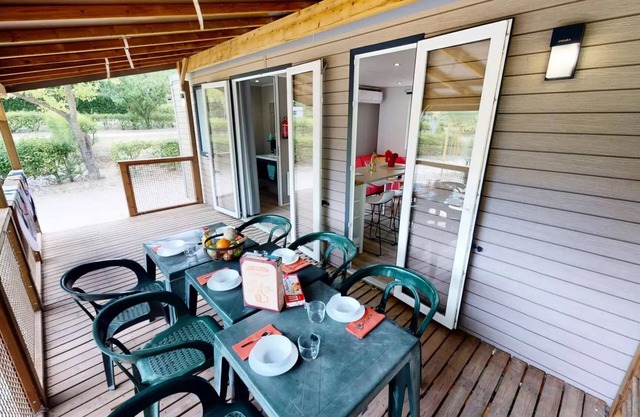 Cottage Provence - 33m² - 3 bedrooms (5 adults and 1 child) 5 to 6 persons - 5 pers. included in the price