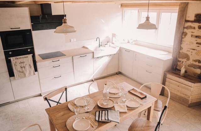 Cottage-style country house