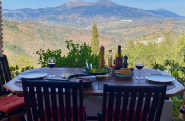 Cottage "Sunny hillside casita in Guaro" with Mountain View, Pool, Terrace, A/C & Wi-Fi
