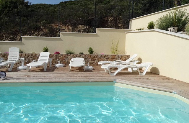 Cottage with panoramic views of the Gulf of Ajaccio and close to beaches