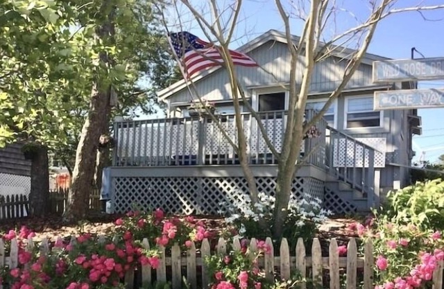 Cottage with Water View. Steps Away from Private Beach