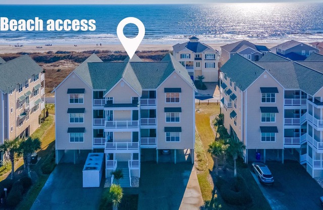 CottageVacations4u "5 Oclock Somewhere" unobstructed ocean views. Dog Friendly. Pool club.