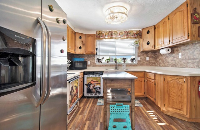 Country Charm on Clover Road/nKing Bed-Pet Friendly