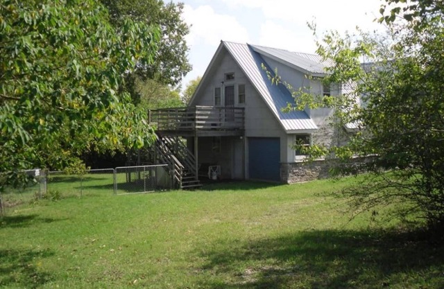 COUNTRY COTTAGE @ PERCY PRIEST LAKE