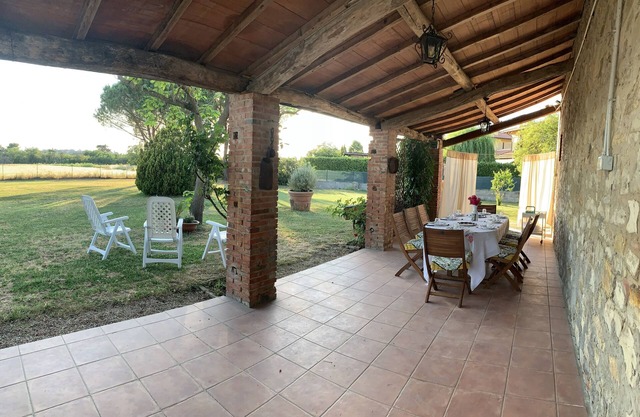 Country house with large garden with pets allowed