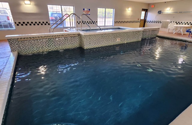 Country Inn & Suites by Radisson, Topeka West, KS